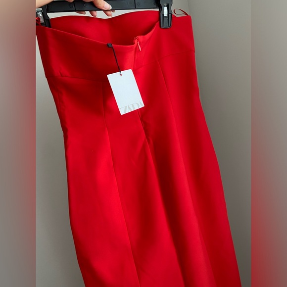 Last one ๐จ Zara Red Fitted Strapless Bodycon Midi Dress stretchy back Slit NWT - Picture 5 of 16